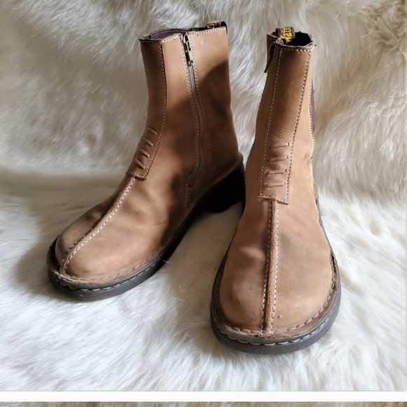 dr martens chukka boots womens